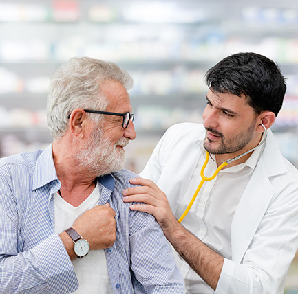 Photo of doctor and patient discussing cardiac rehabilitation