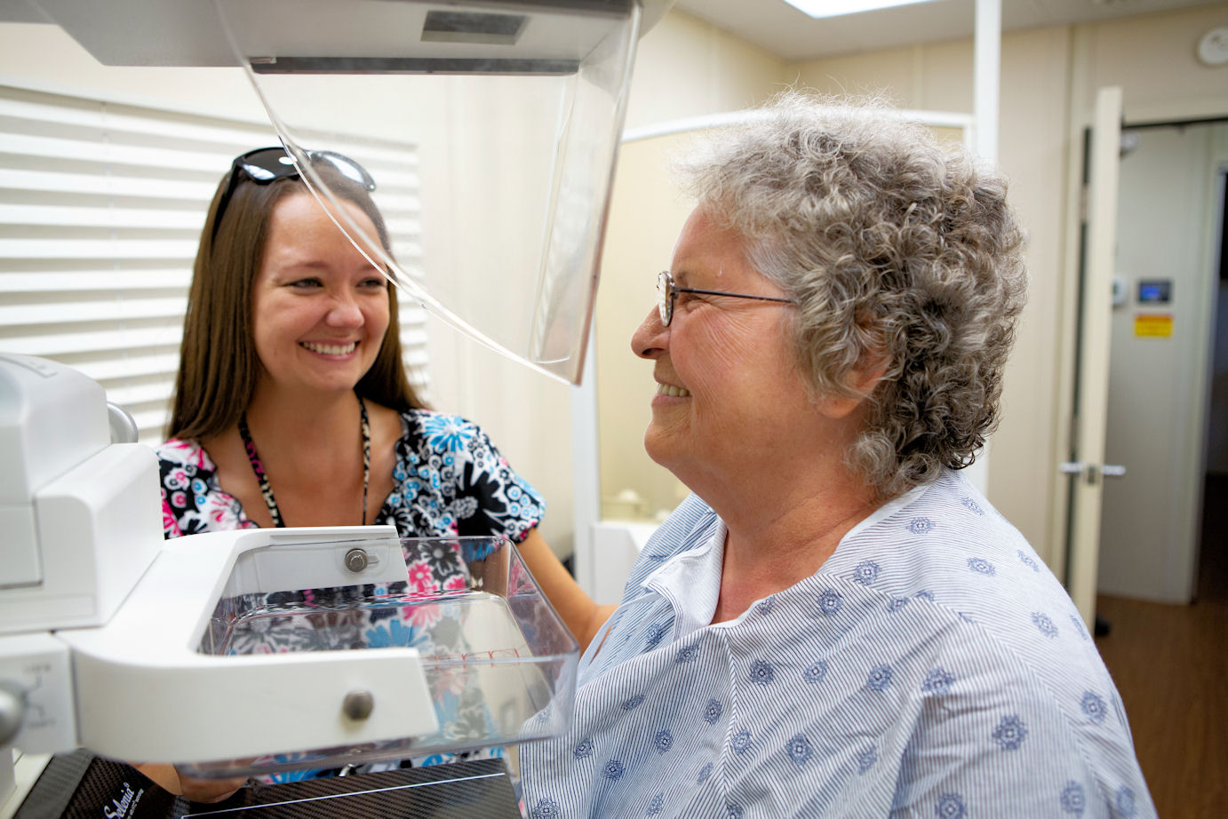 Elsie Wilson receiving a mammogram